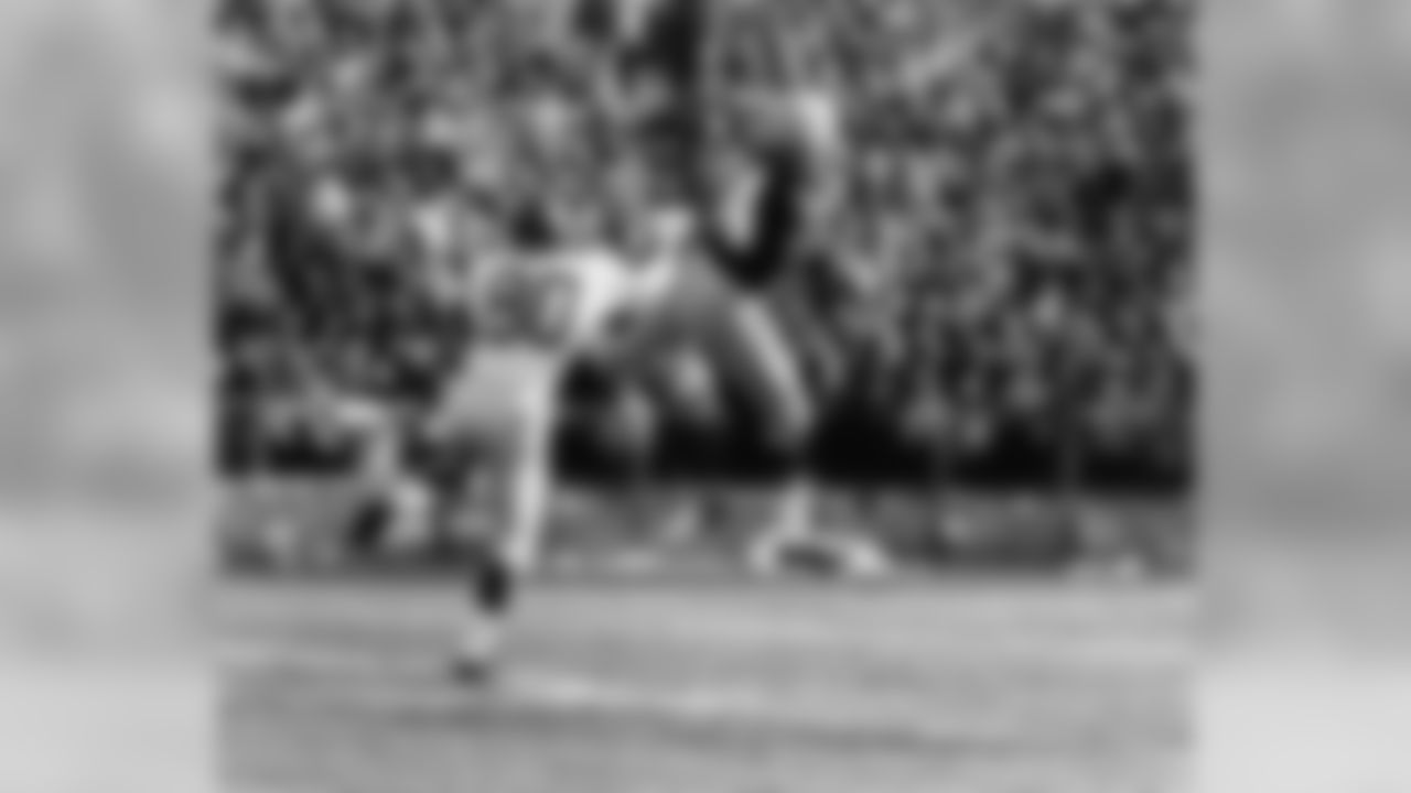 T.1 Joe Walton-1962- 9 TDs