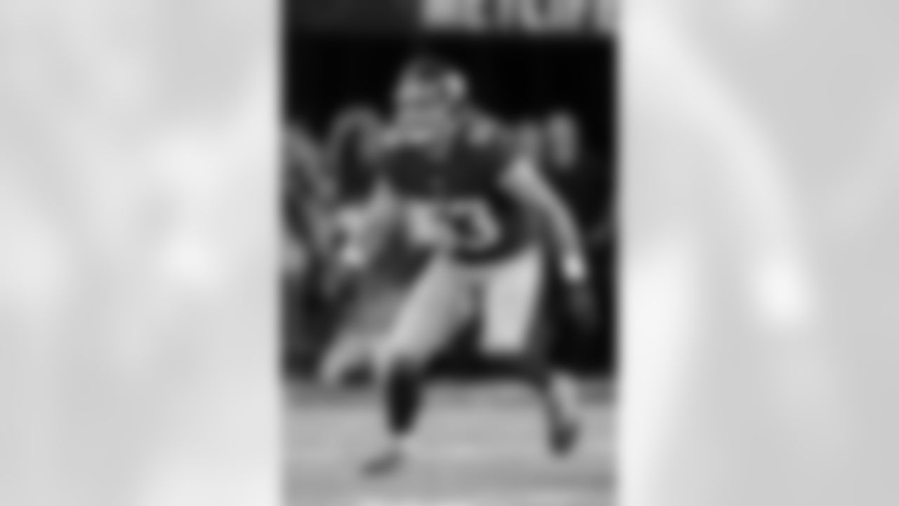 LB Dan Connor