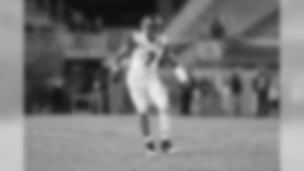 Carolina Panthers: LB Shaq Thompson