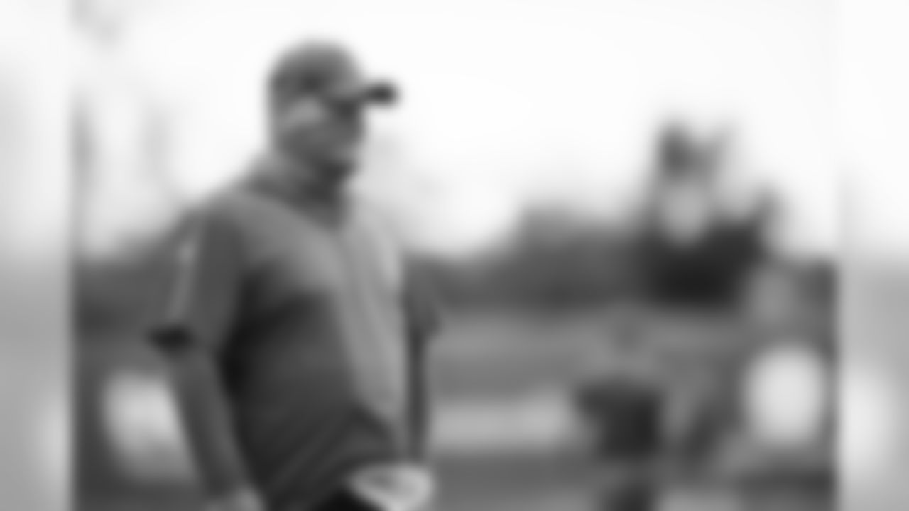 Inside Linebackers Coach Kevin Sherrer