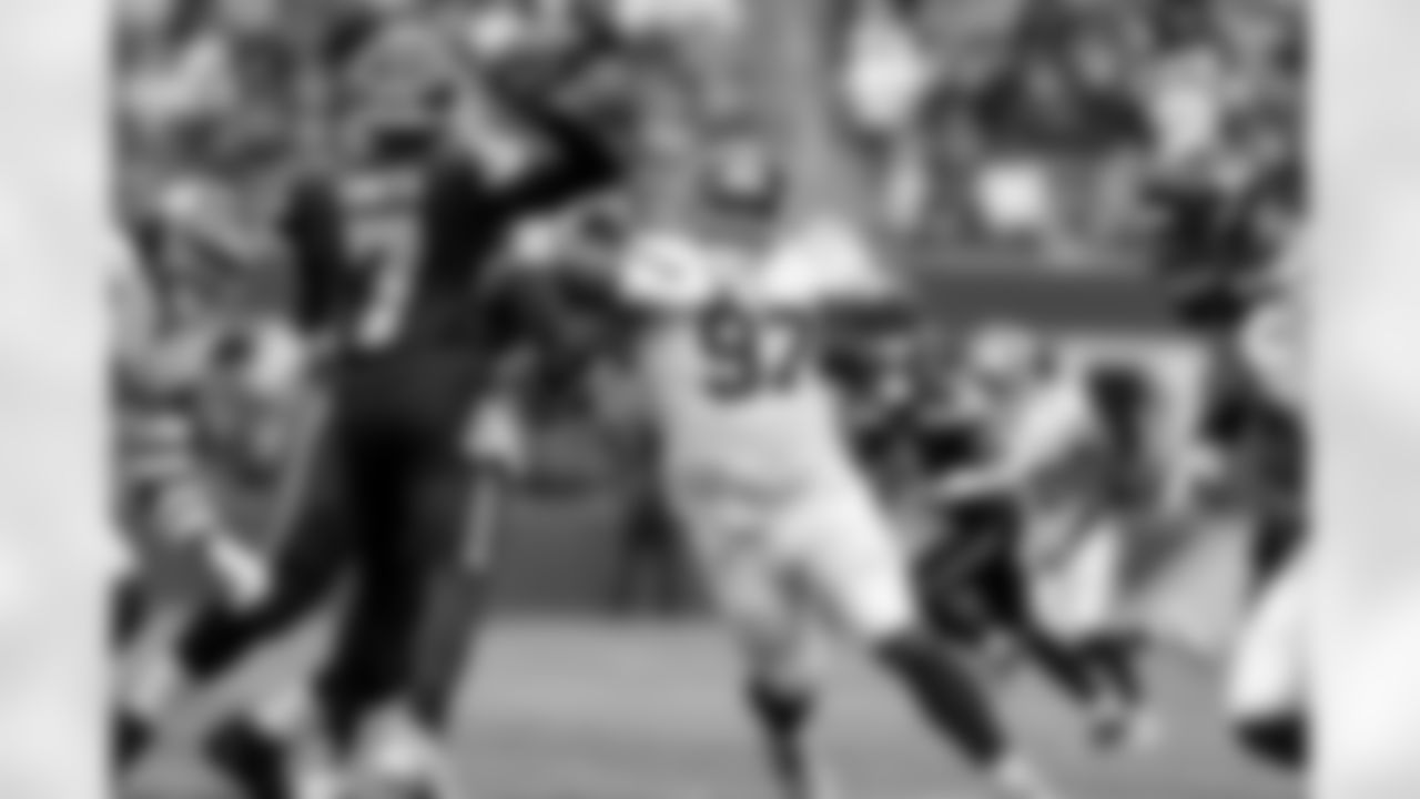 Dexter Lawrence (97)