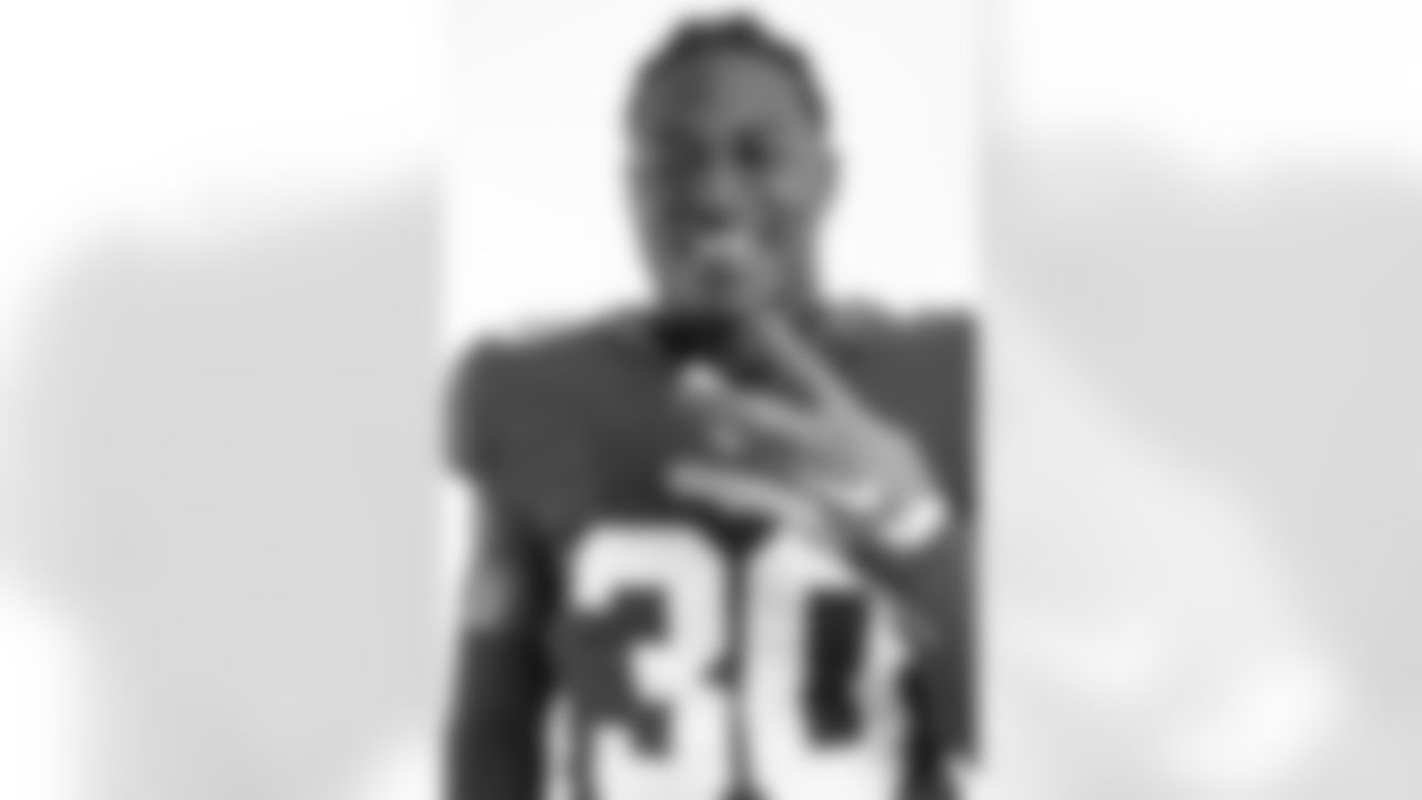 CB Darnay Holmes (30)
