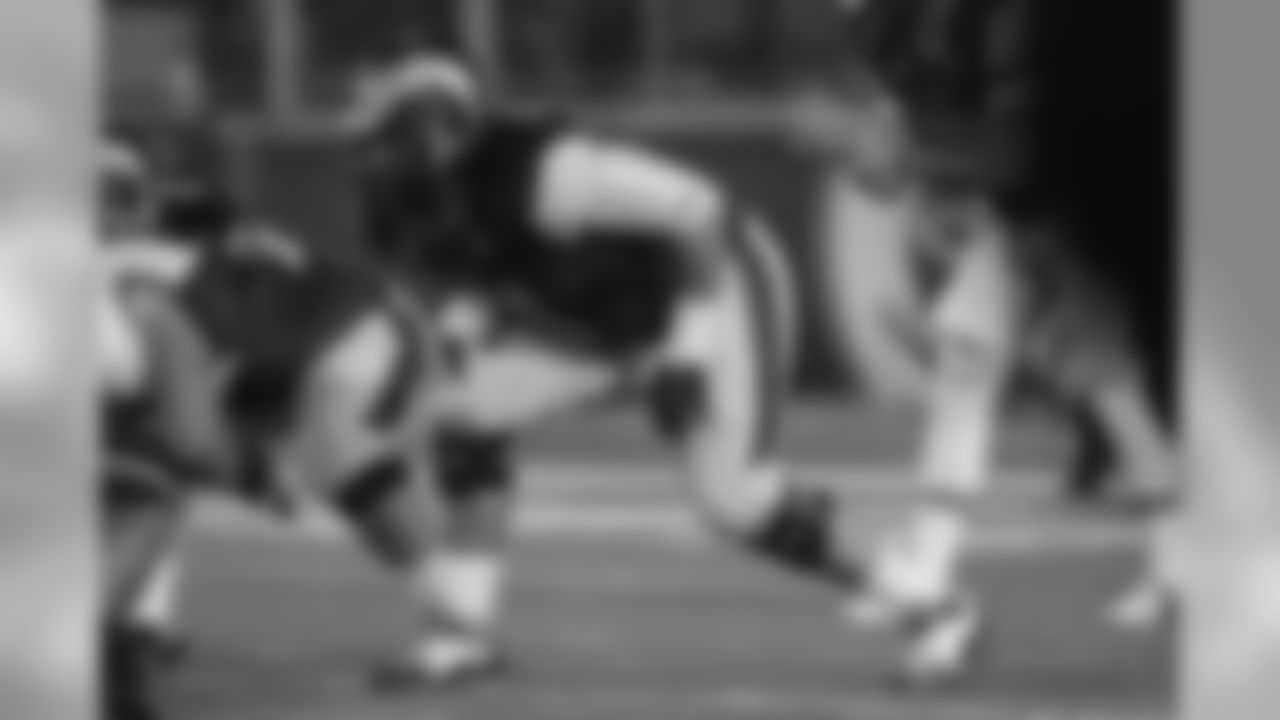Denver Broncos: OL Ty Sambrailo