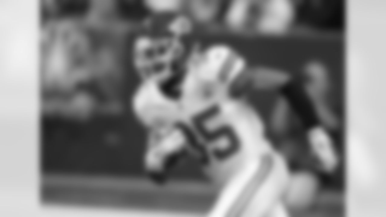S Quintin Demps (Signed)