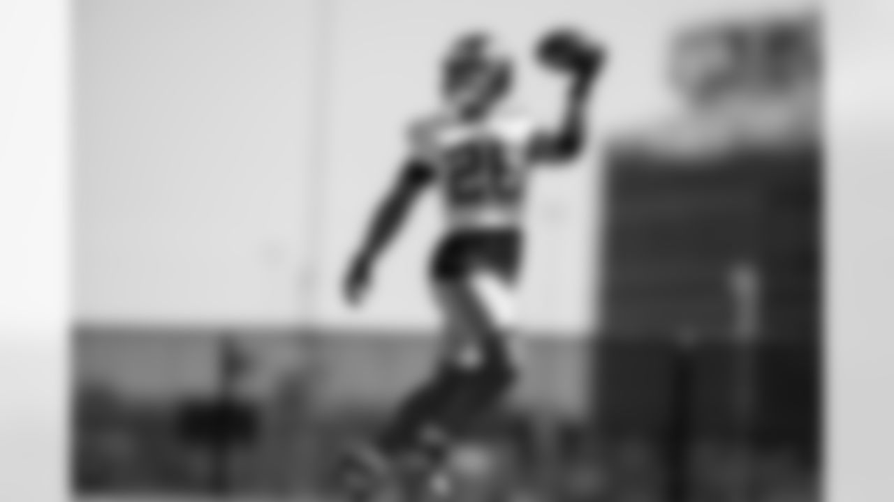 RB Saquon Barkley (26)