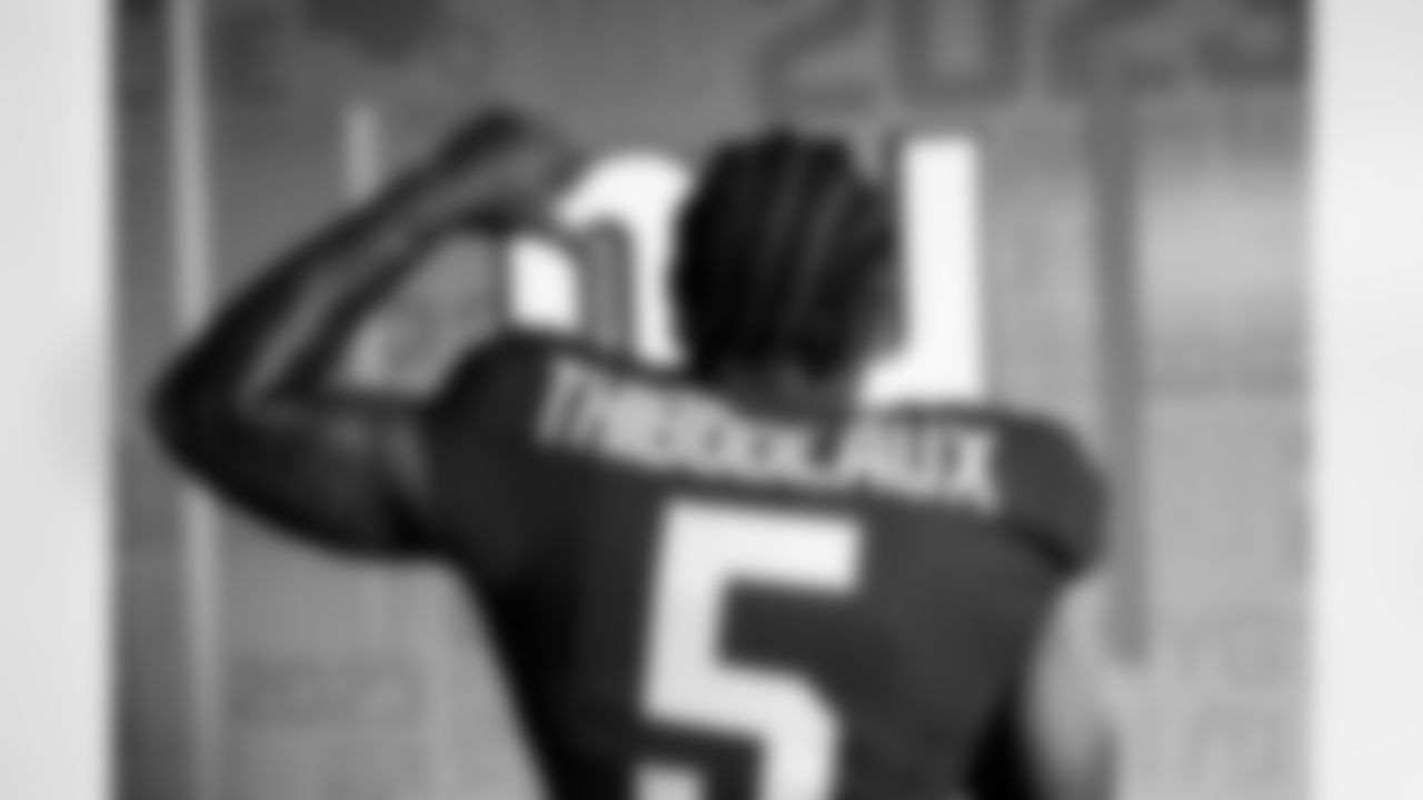 OLB Kayvon Thibodeaux (5)