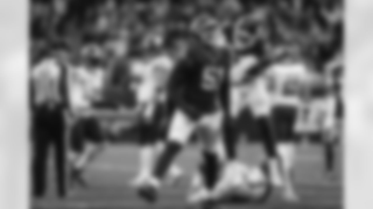 Azeez Ojulari (51) Jason Pinnock (27)