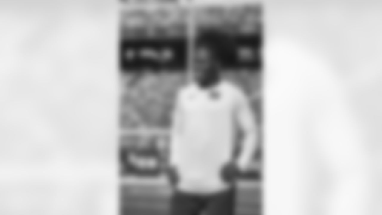 CB Darnay Holmes