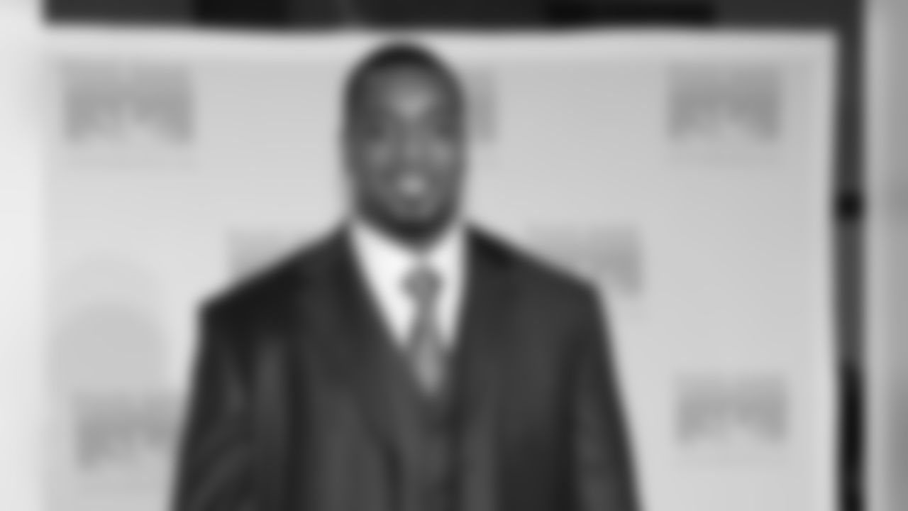 DL Chris Canty showed his continued support for the Food Bank for NYC by attending their Can-Do Awards Dinner, which raised $1.4 million.