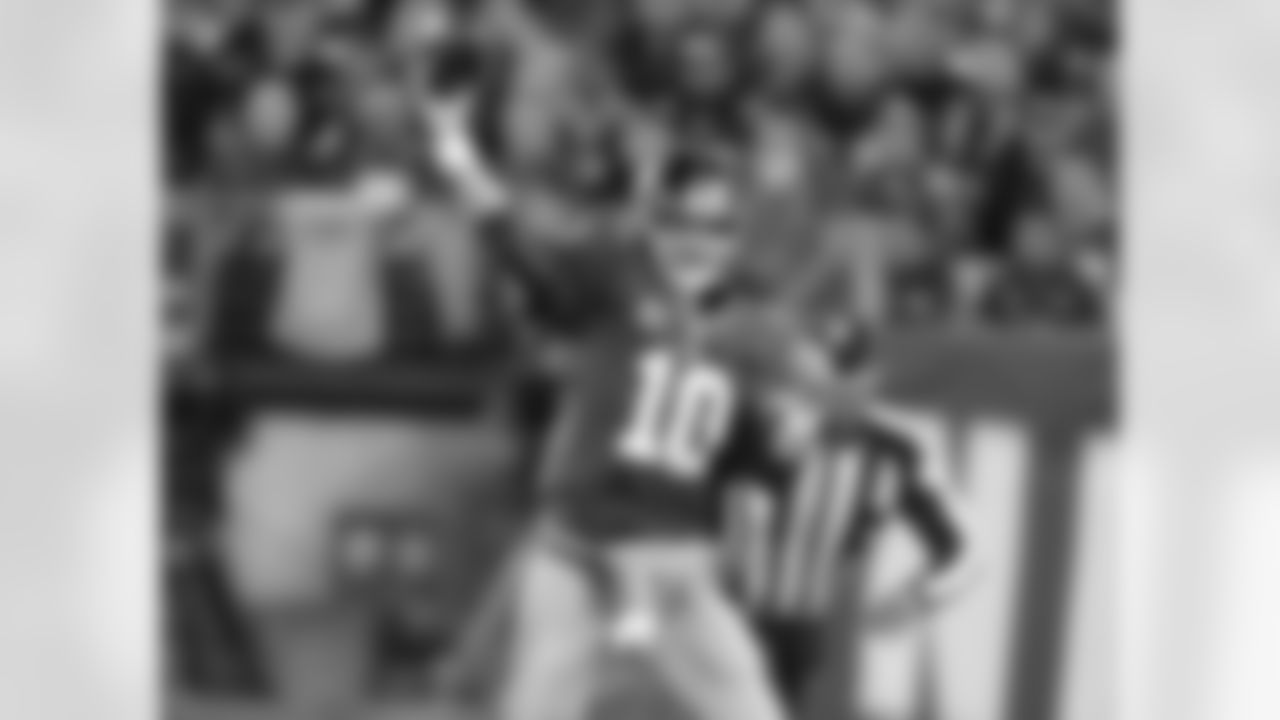 QB ELI MANNING - GRADE: BEli threw what should have been a pick-six. That's the only reason why it's not an A. That should have been an interception for a touchdown, but the player dropped it. I thought Eli would like that throw back to Hakeem Nicks in the end zone. I thought Eli did a pretty good job in the passing game.