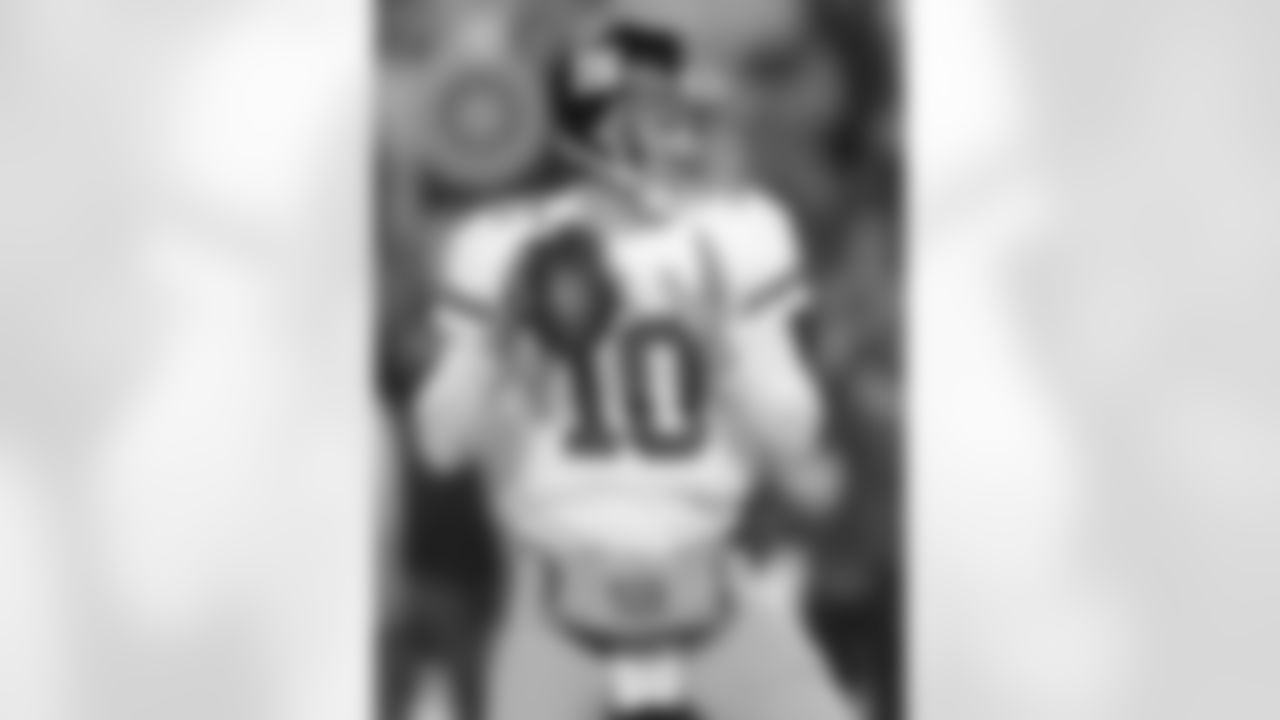 4) Eli Manning (2009) - 4,021 YDS