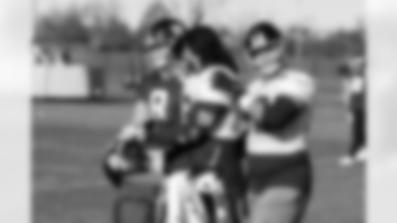Daniel Jones (8), Jon Feliciano (76), Ben Bredeson (68)
