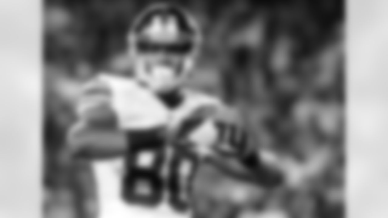 Victor Cruz, 6-0, 204, 4th Yr, Massachusetts