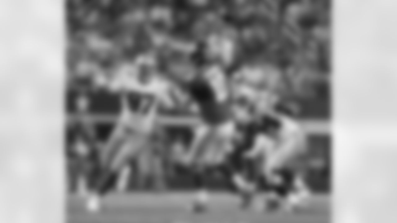 ELI MANNING: B