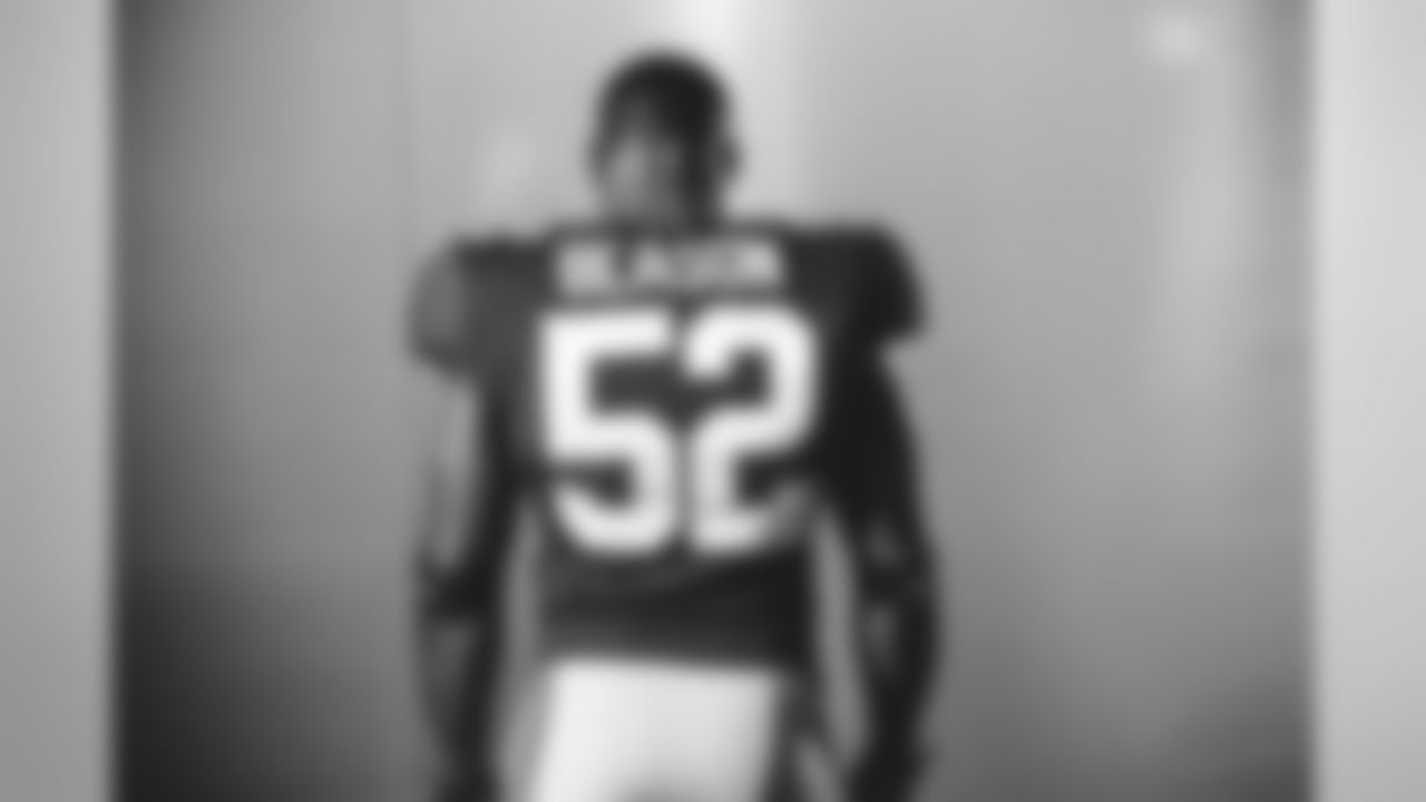 LB Jon Beason