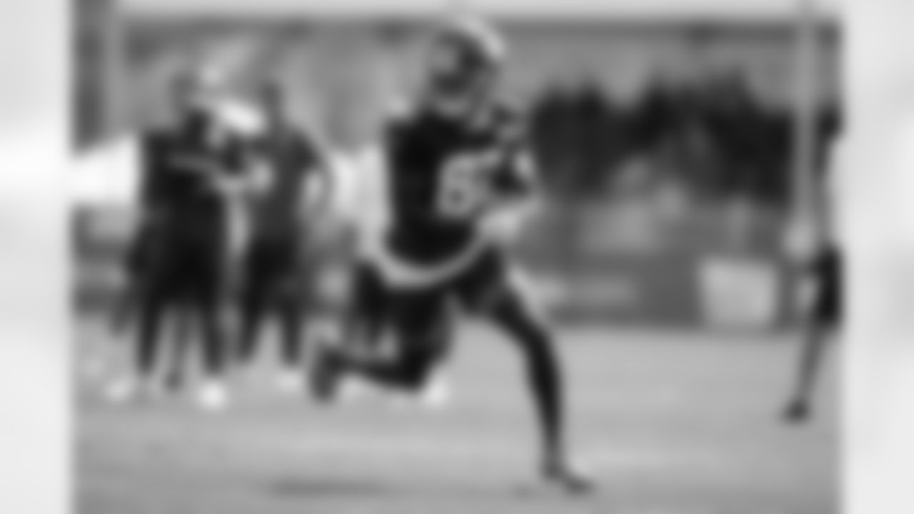 WR Robert Foster (82)