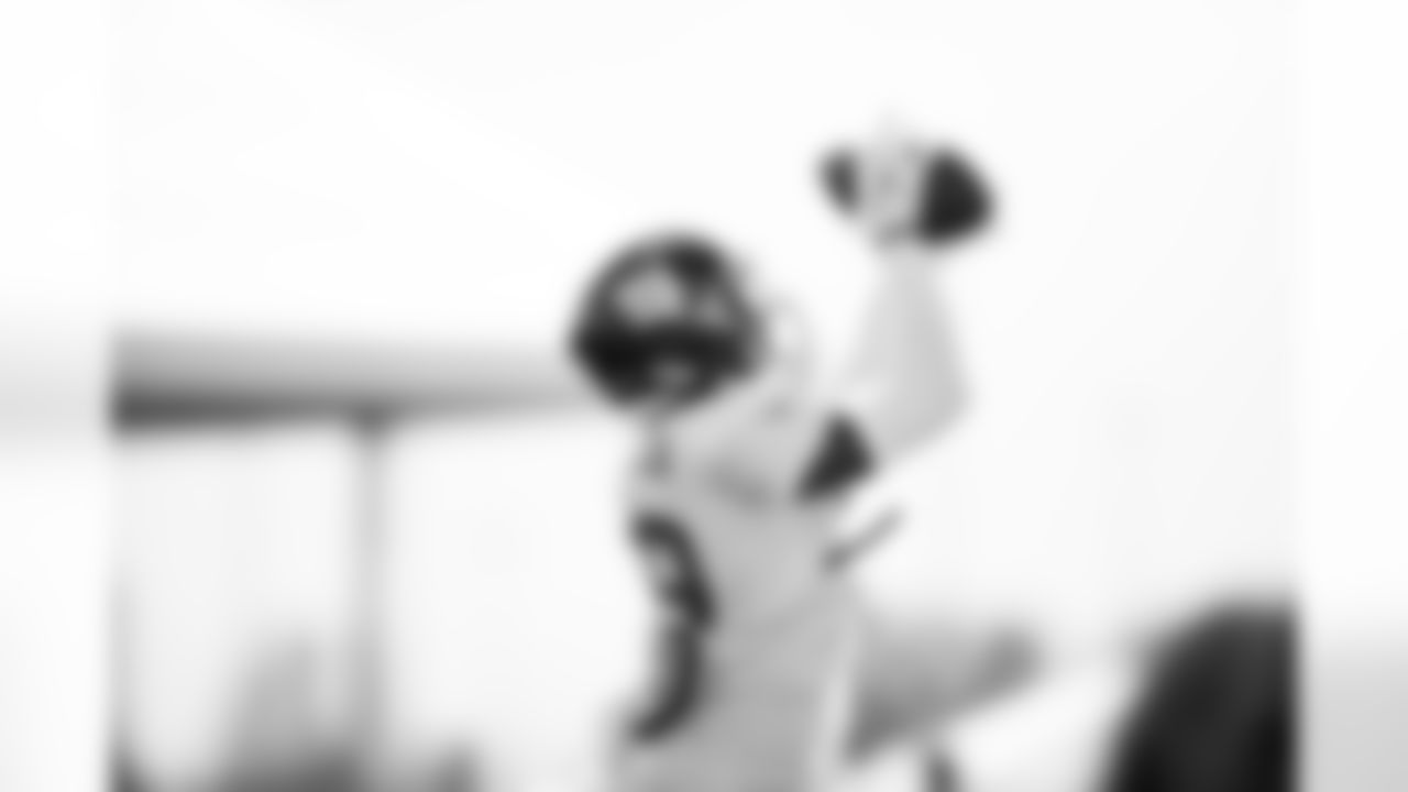 Trenton Thompson (39)