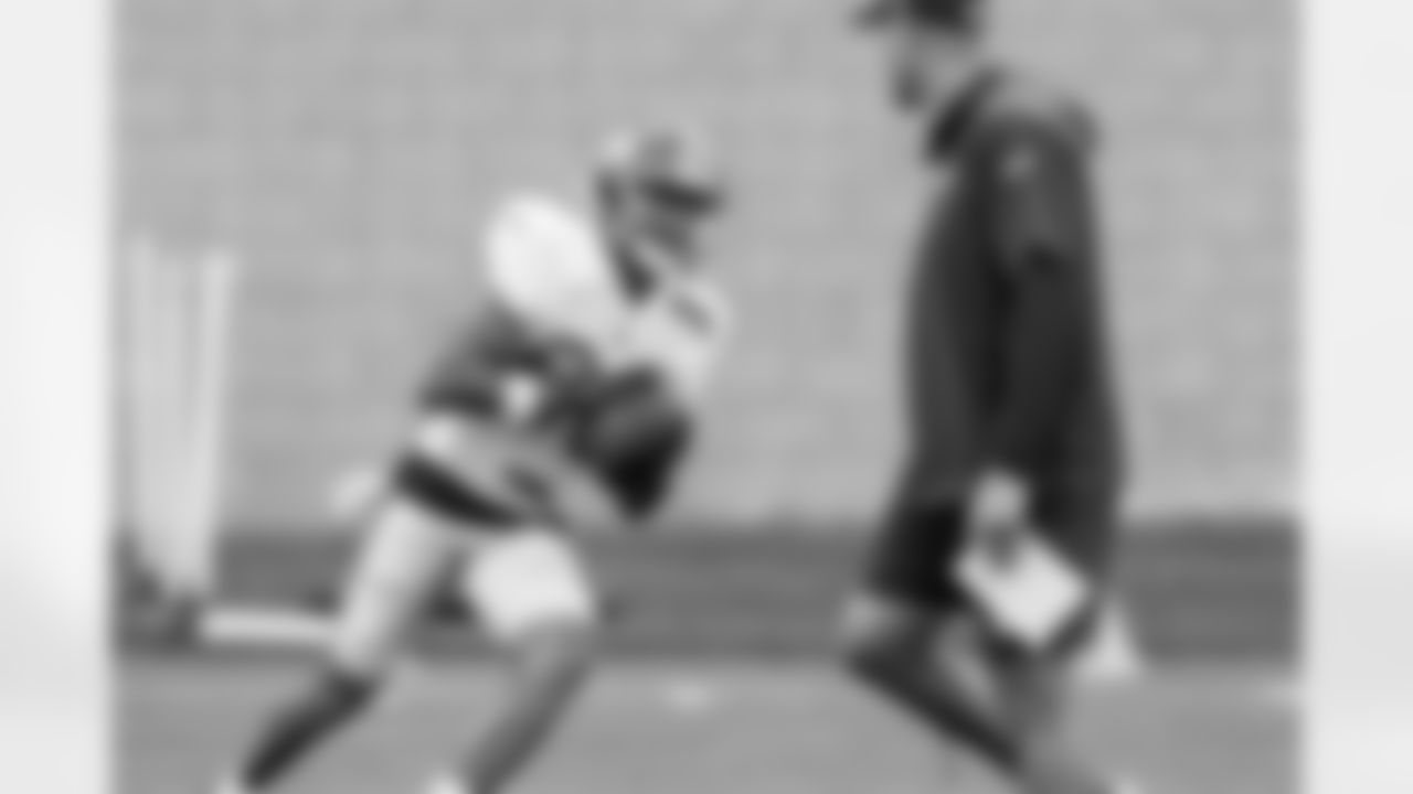 WR Dennis Houston (88)