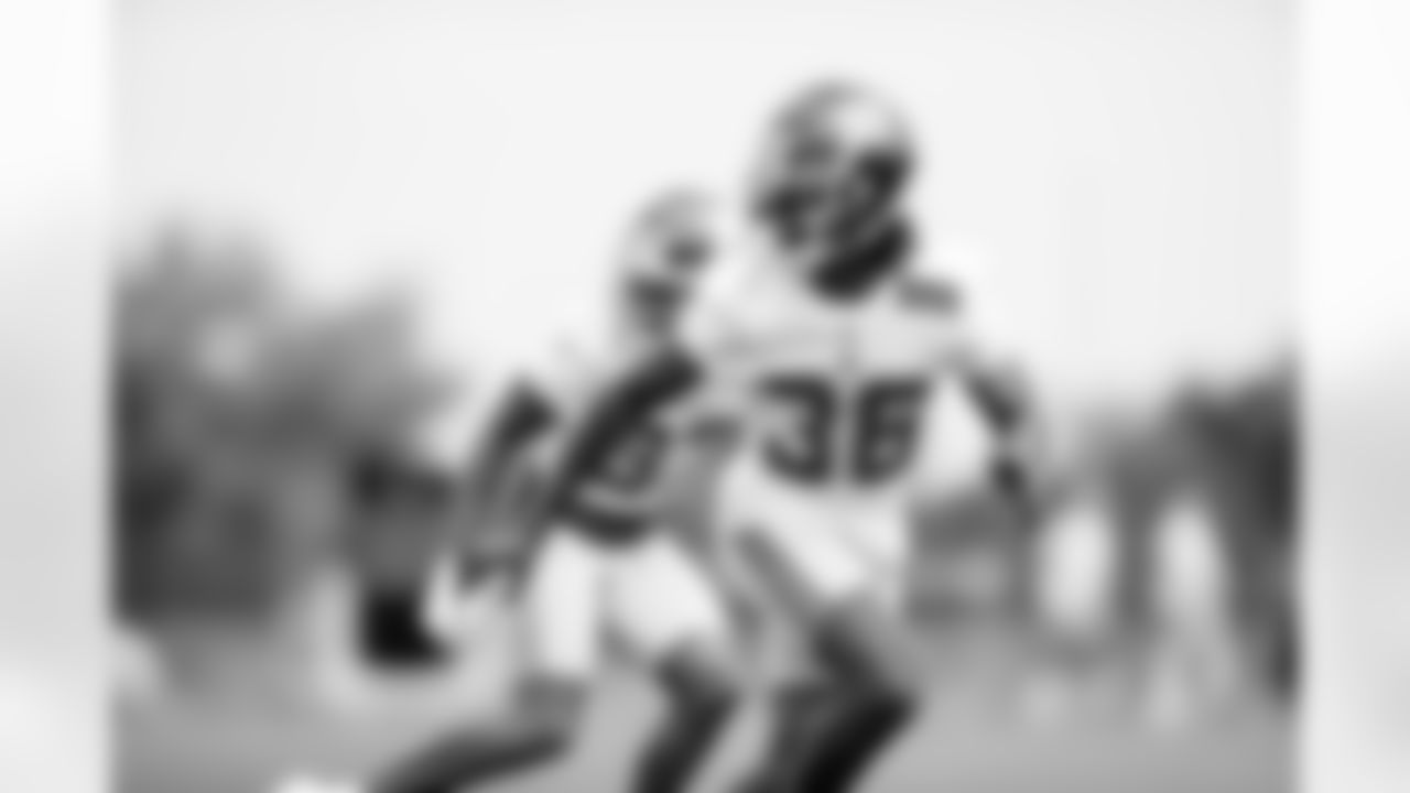 DB Deonte Banks (36)