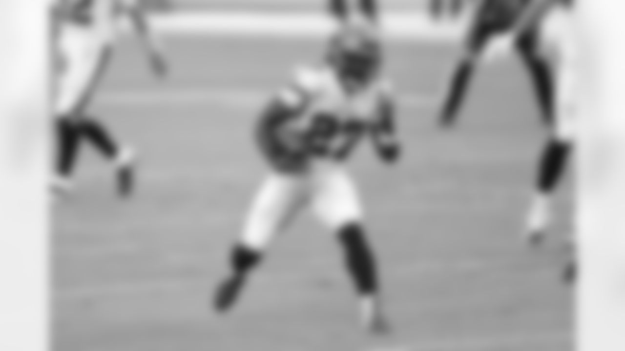 RB Ronald Jones II