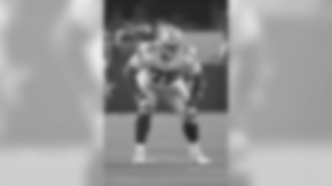 Dallas Cowboys offensive tackle Cameron Fleming (75) during an NFL football game against the Washington Redskins, Sunday, Dec. 29, 2019, in Arlington, Texas. The Cowboys defeated the Redskins, 47-16. (James D. Smith via AP)
