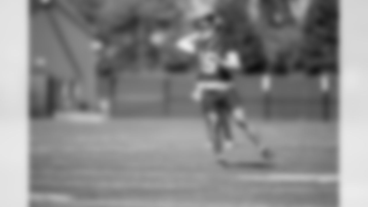 QB Tommy DeVito (15)