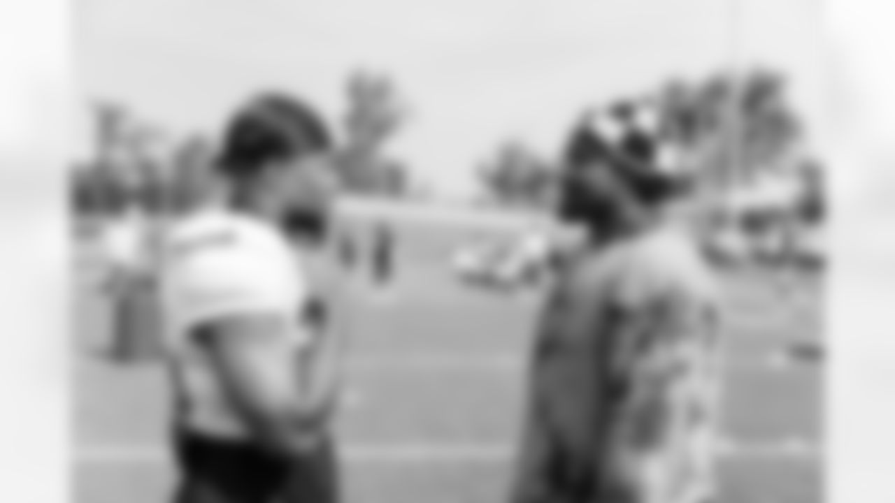 RB Saquon Barkley (26), marshawn lynch