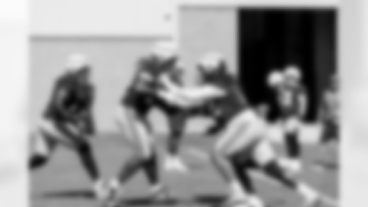 OL Joshua Ezeudu (75), OL Devery Hamilton (62)