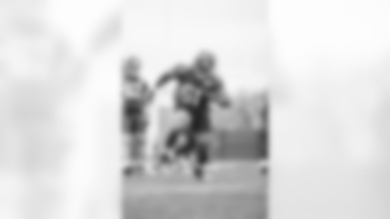 OL Roy Mbaeteka (61)