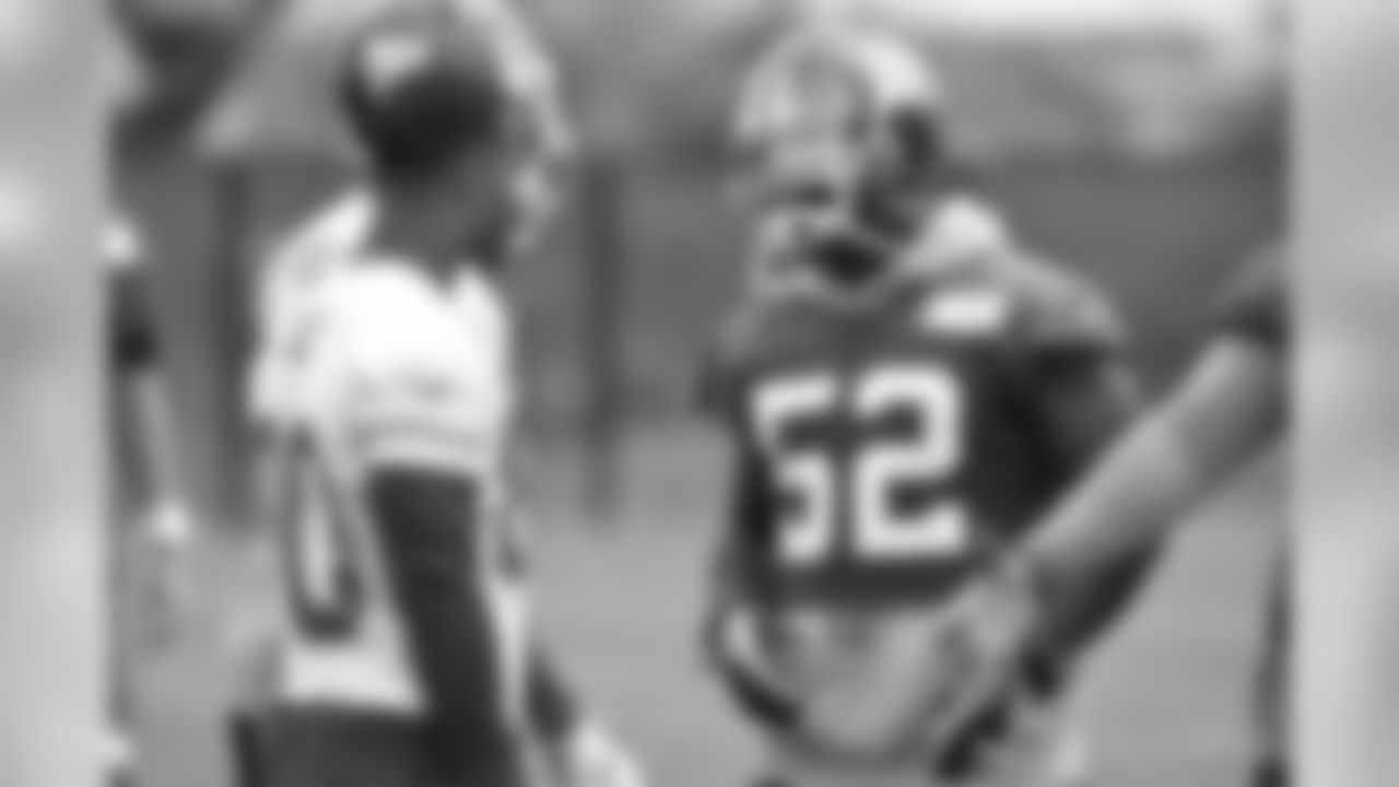 LB Jon Beason