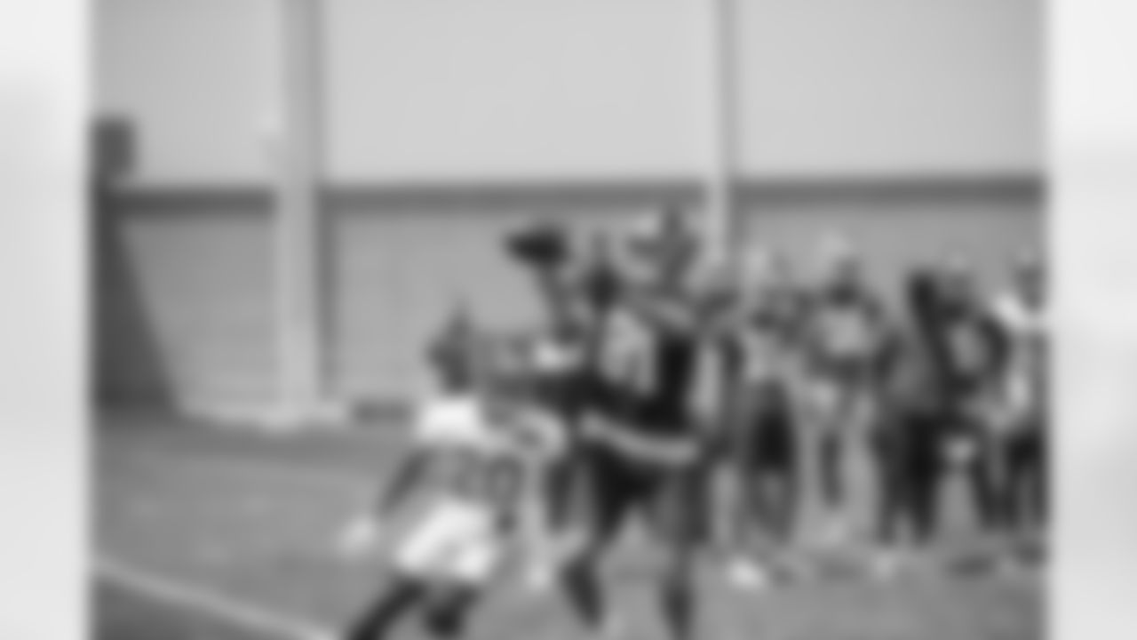 WR Austin Mack (81)