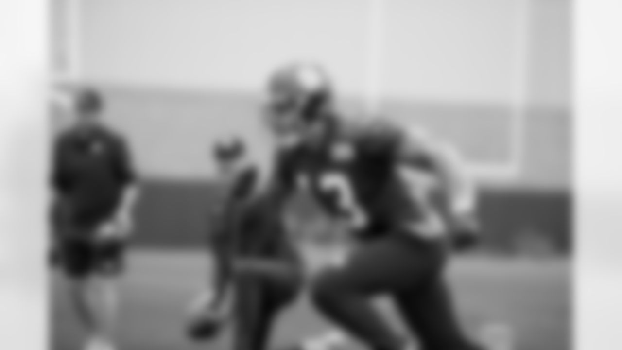 WR Travis Toivenen