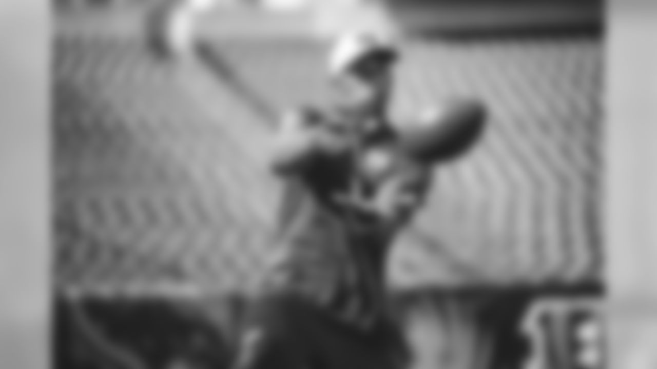 WR VICTOR CRUZ