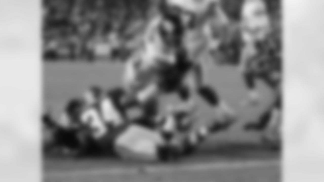 RUNNING BACKS: C-We'll never know what David Wilson really could have done this year. Andre Brown gave them a little bit of spark, but he turned the ball over late in the season. Then you just got what you could out of Peyton Hillis and Brandon Jacobs. Their 3.5 yards per carry is nothing to write home about, and the longest rush of the year was a 49-yarder by Jerrel Jernigan, who is a wide receiver.