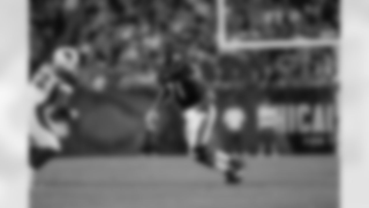 DE Israel Idonije