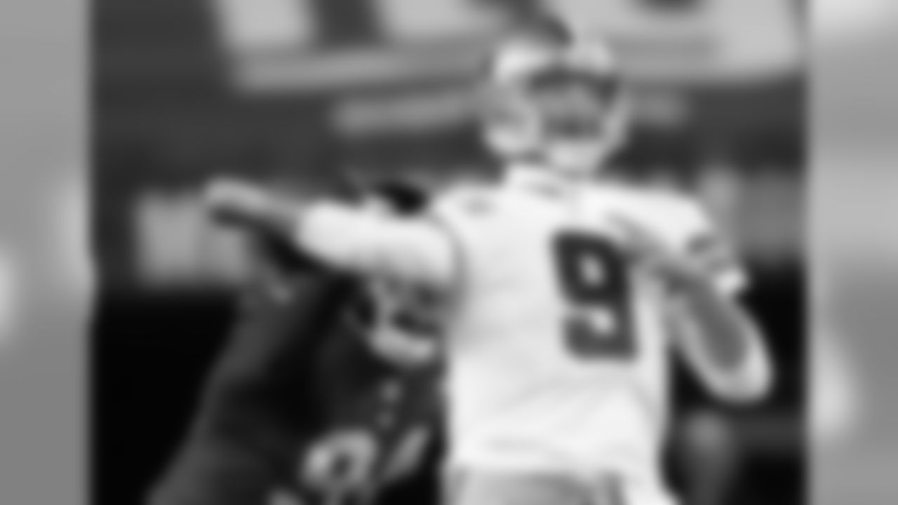 After consecutive three-and-outs, defensive end Mathias Kiwanuka sacks and forces Romo to fumble, and Jason Pierre-Paul comes up with the ball for the turnover. >>WATCH TONY ROMO FUMBLE