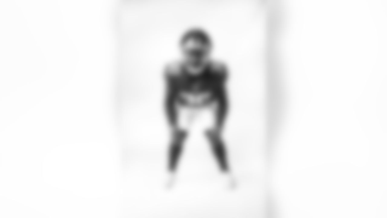 CB Darnay Holmes (30)