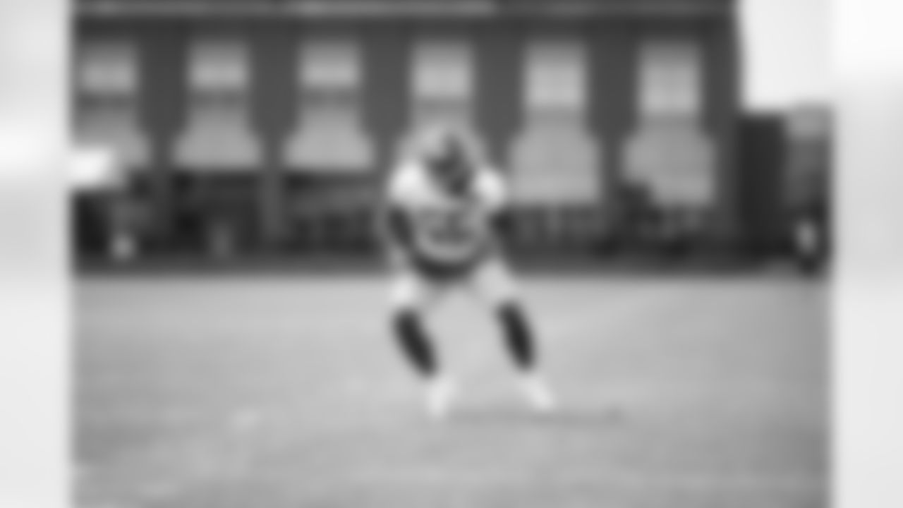 Reggie Ragland (55)