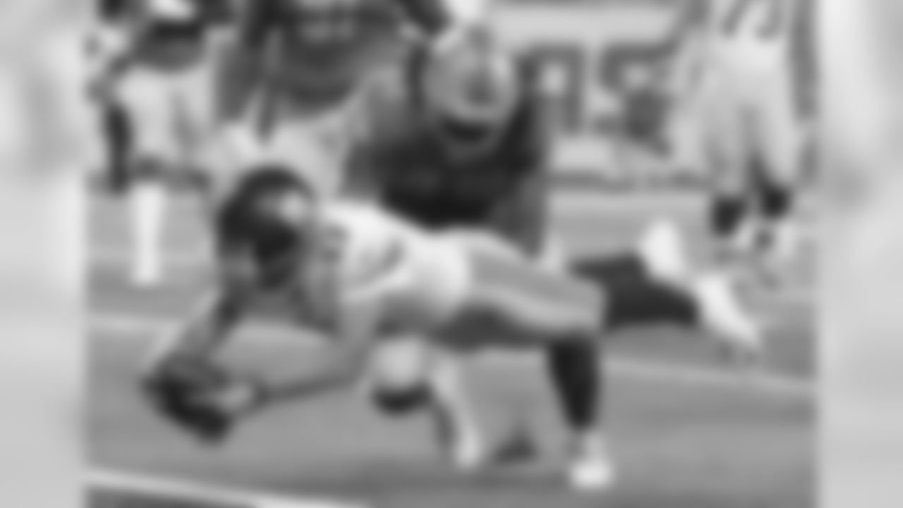 QB KYLE LAULETTA:
The rookie fourth-round draft choice does not know when the next time he appears in a game is going to be, so he is going to make the most out of the finale. In addition to his 10-yard touchdown run against the Lions, Lauletta is 9 of 16 (56.2 percent) for 76 yards in three preseason games.