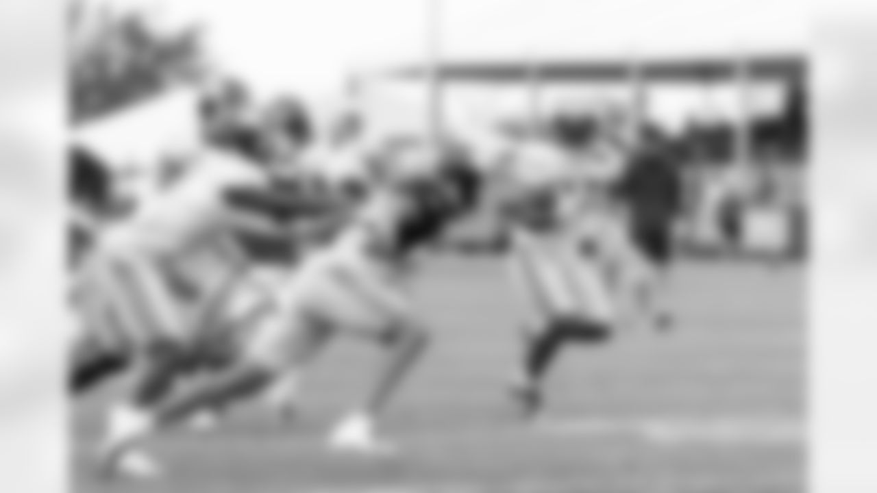 RB Eric Gray (20)