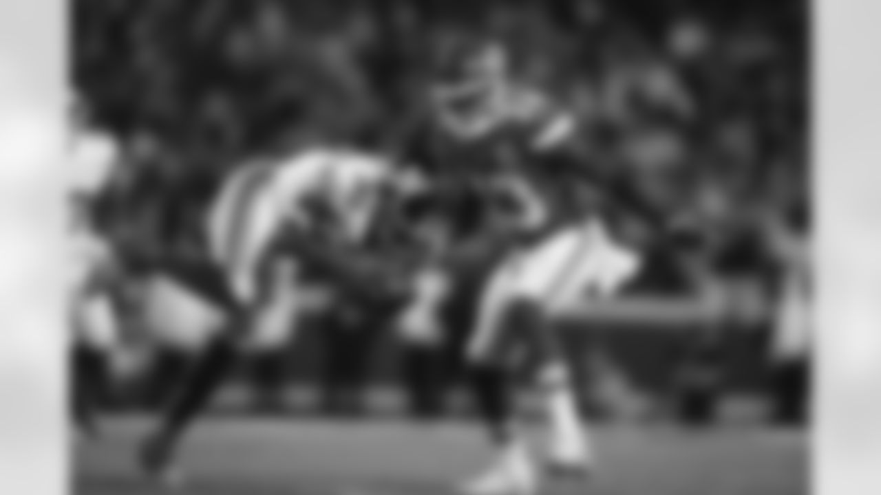 Darnay Holmes (30)