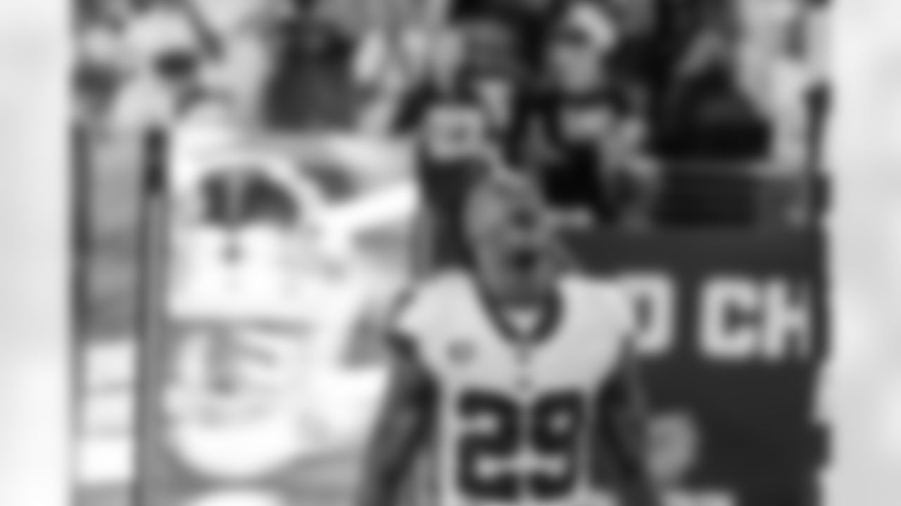 Xavier McKinney (29)