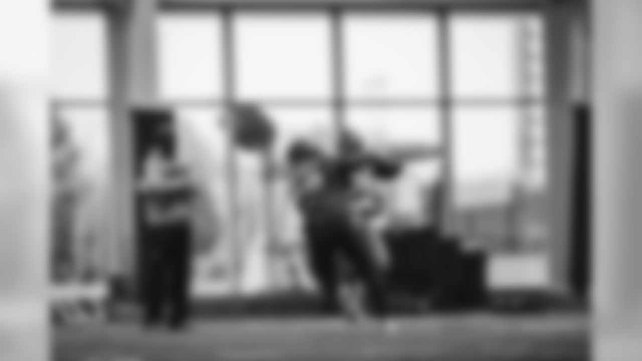 E_18_1115_GiantsPractice007