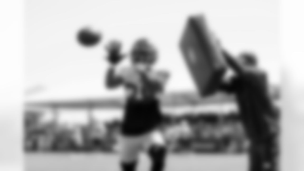 CB Zyon Gilbert (38)