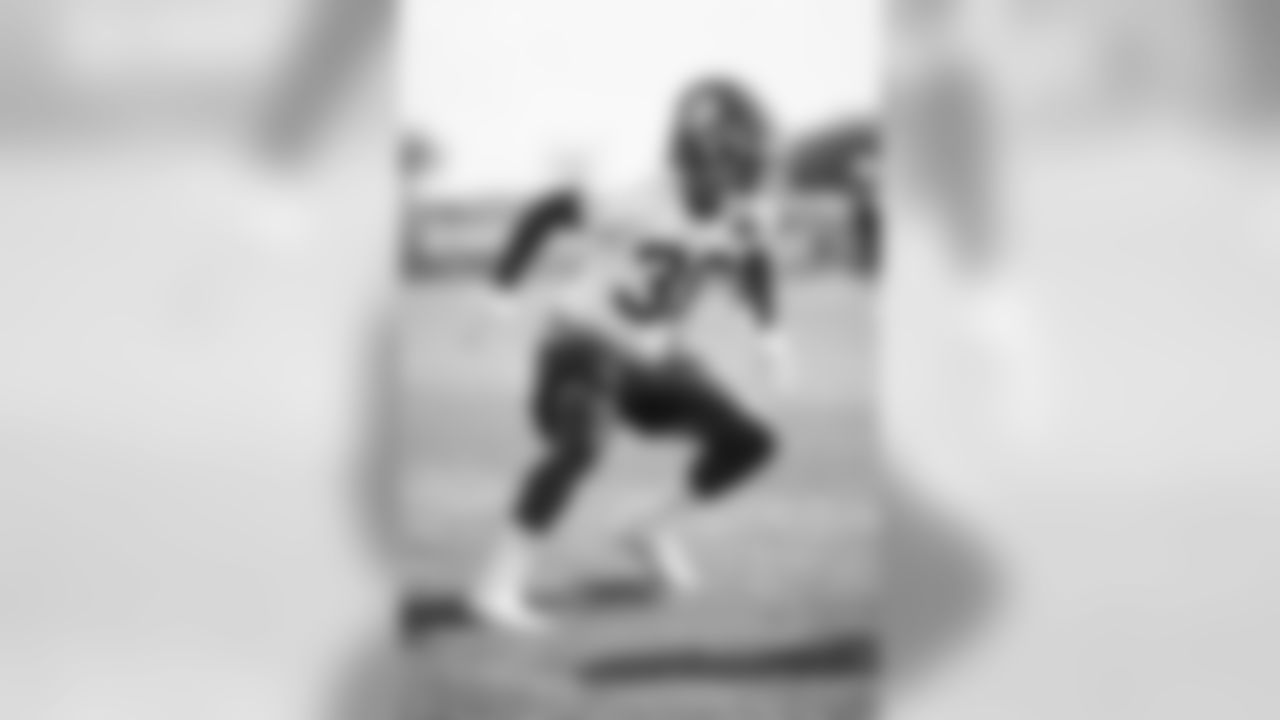CB Darnay Holmes