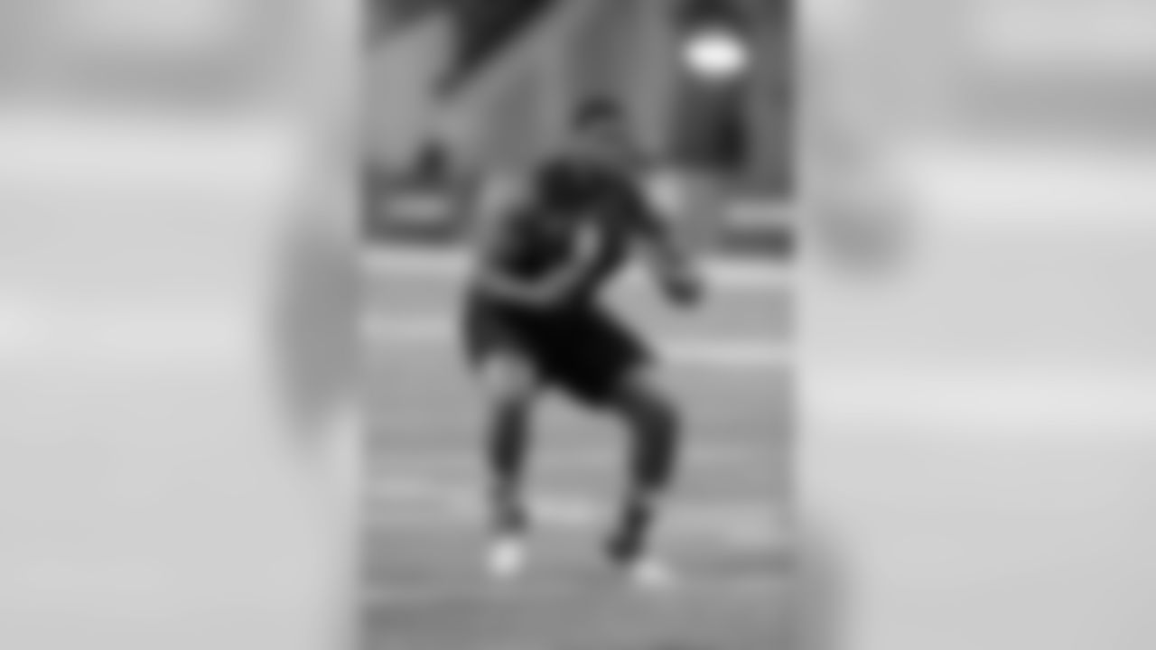 New Orleans SaintsOT Nick Becton (NYG 2014)*