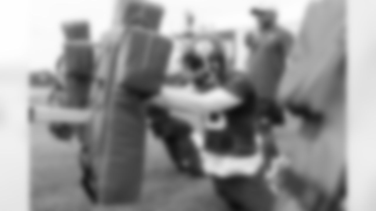 RB Saquon Barkley (26)