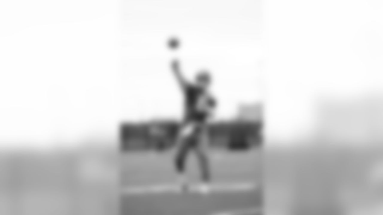 QB Daniel Jones (8)