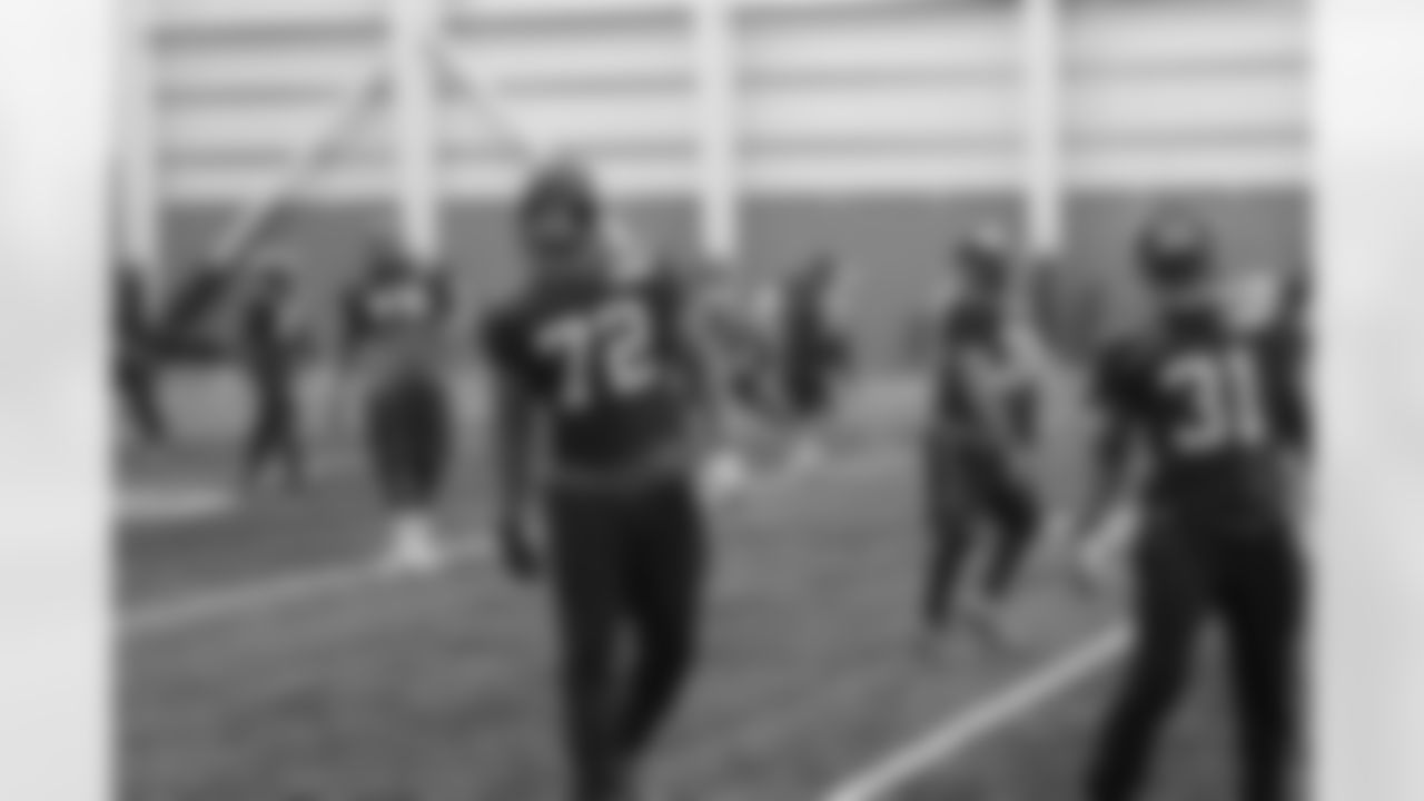 DE KERRY WYNN, CB TREVIN WADE