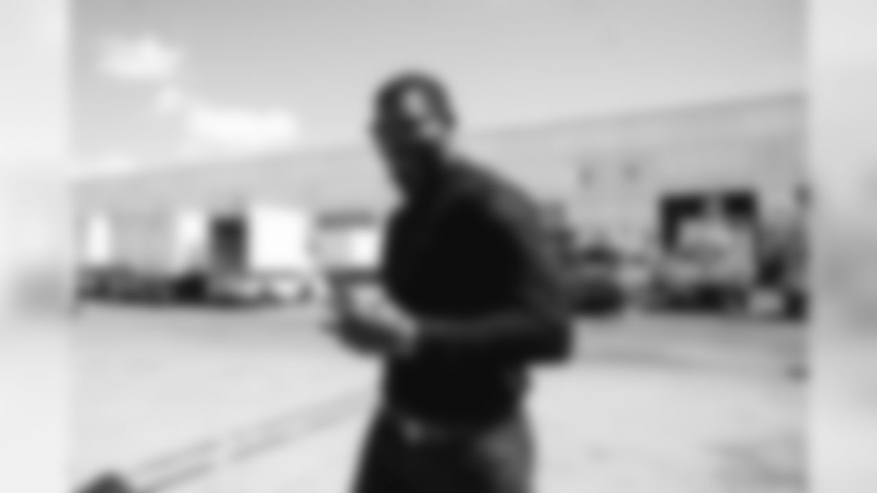 OLB Lorenzo Carter